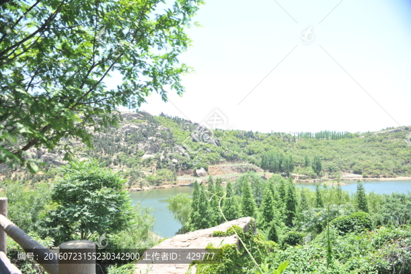 山水相依,依山傍水,大山風景