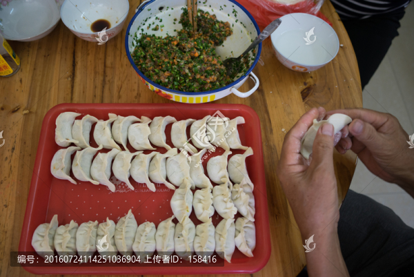 包餃子