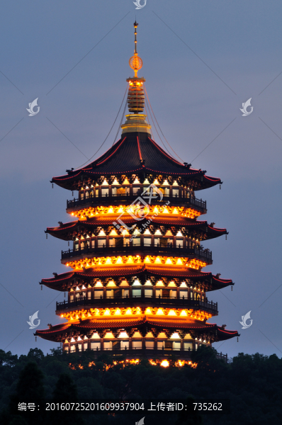 杭州雷峰塔夜色