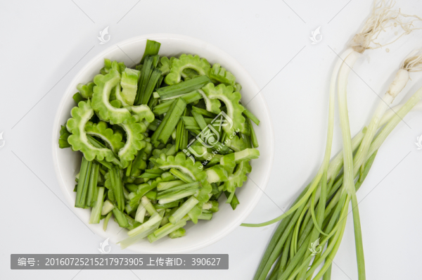 韭菜炒苦瓜