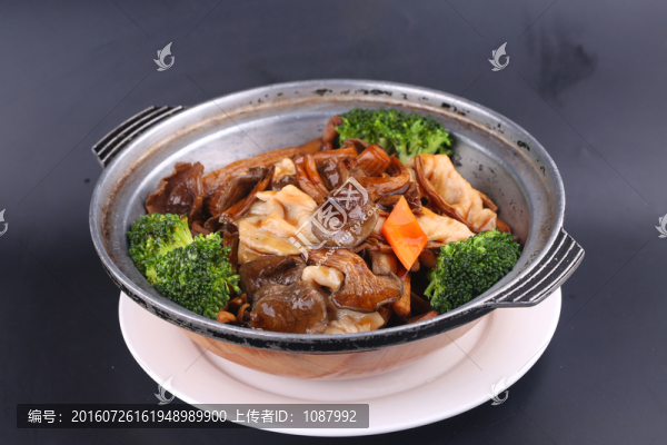 回味菌菇煲