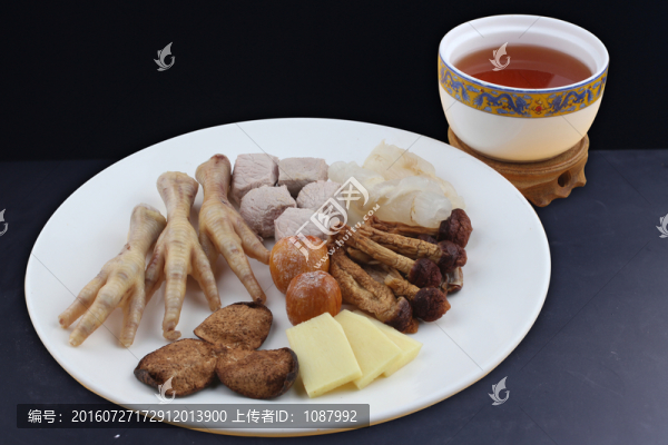 西藏雪山菌燉花膠湯