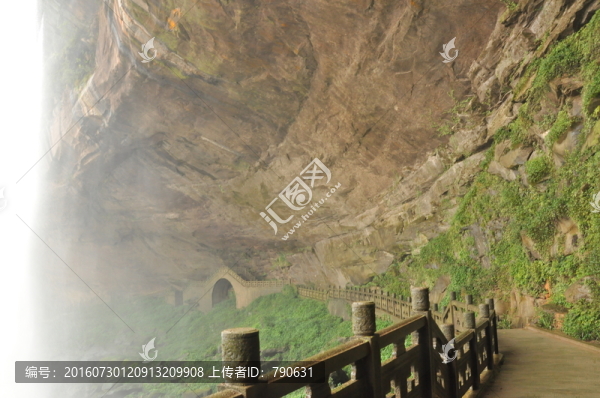 萬(wàn)州大瀑布內(nèi)部景觀