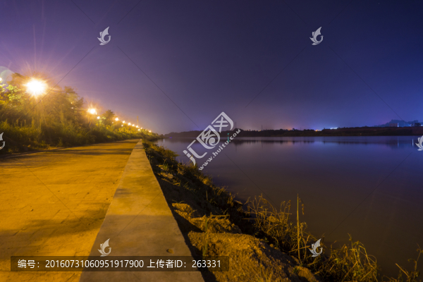 江邊景色