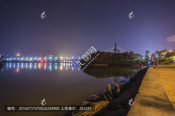江邊夜色