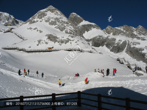 雪山之巔
