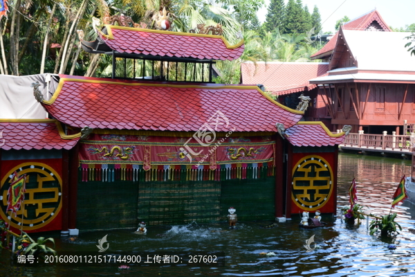 水上木偶