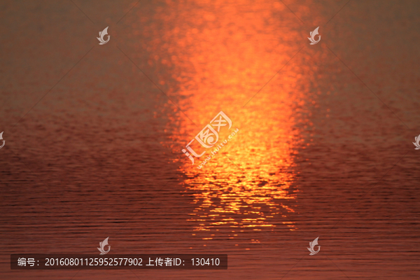 夕陽(yáng),余輝,波光粼粼