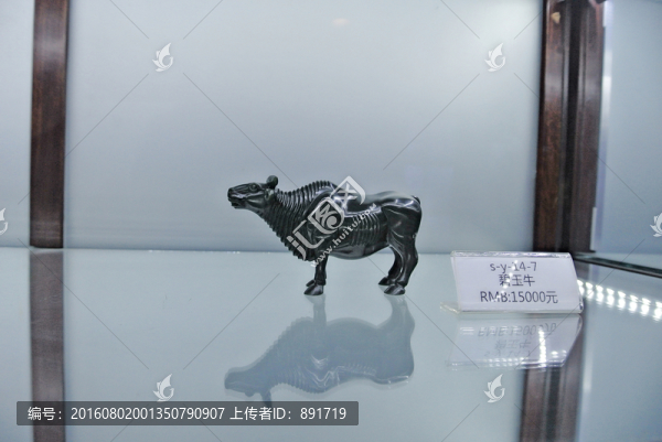 碧玉牛雕刻
