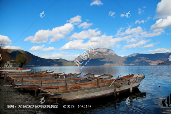 瀘沽湖游船