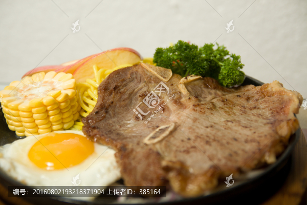 安格斯T骨牛排