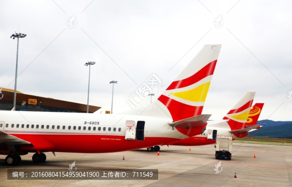 機(jī)場(chǎng)客機(jī)