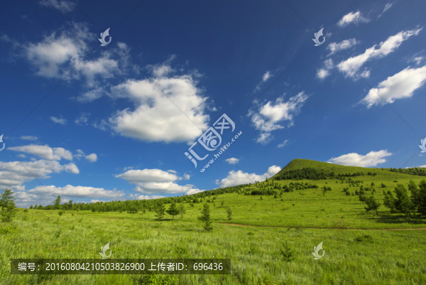 天高云底,山上