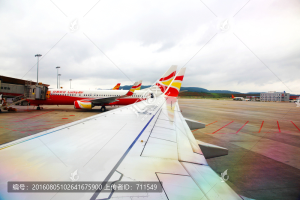 機(jī)場(chǎng)航班客機(jī)