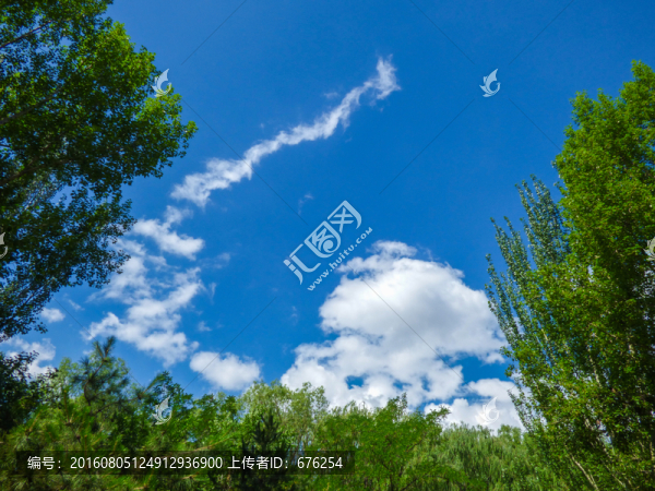藍(lán)天白云
