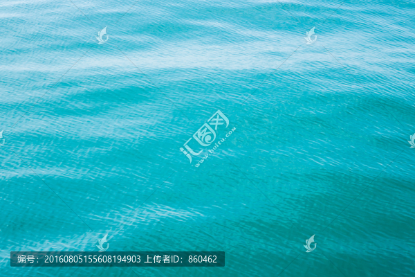 波光粼粼
