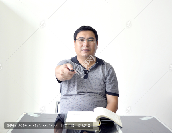 男人,肖像,戴眼鏡,遙控器