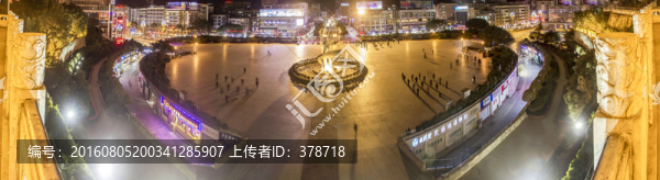 四川省巴中市巴人廣場夜景