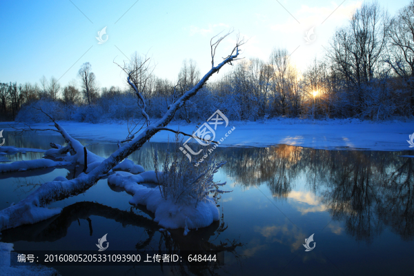 冰河晨曦