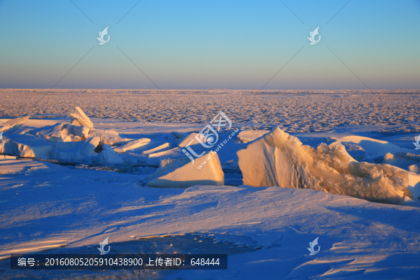 達賚湖冰雪風景