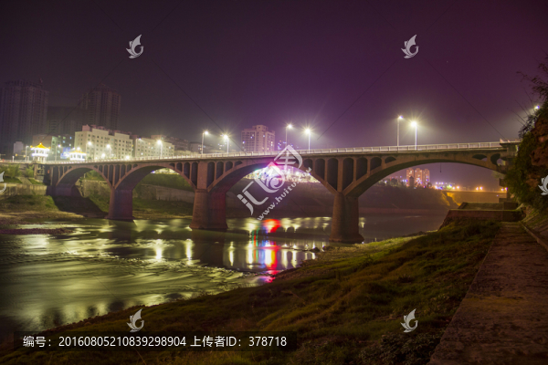 四川省巴中市柳津大橋夜景