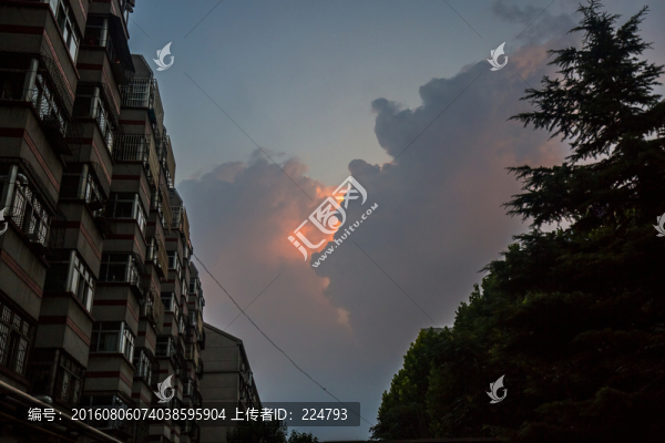 天空奇云
