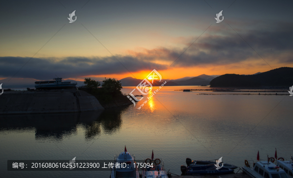 桓龍湖日出