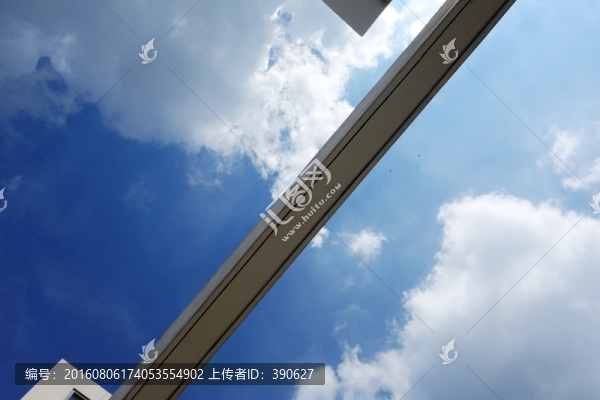 高樓,藍(lán)天,白云