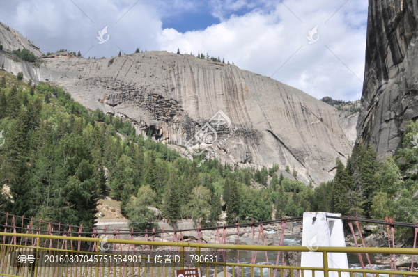 額爾齊斯大峽谷