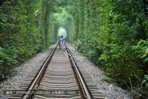 南京江寧愛情隧道