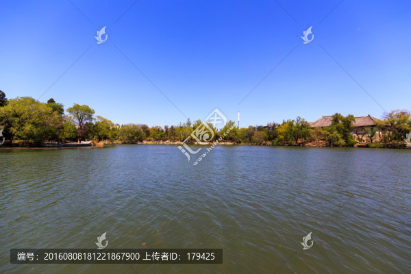 北大校園未名湖