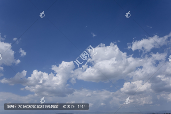 藍(lán)天白云