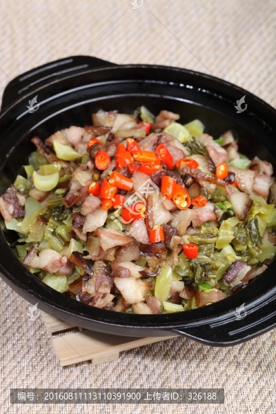 酸菜臘肉煲