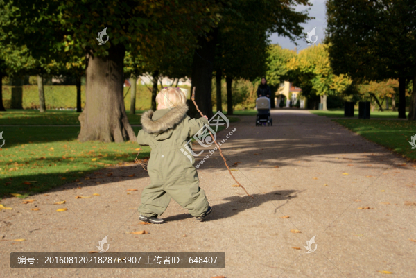 丹麥哥本哈根公園兒童玩耍