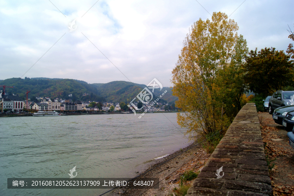 德國(guó)杜塞爾多夫郊外河景色