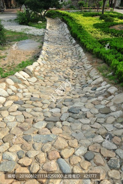 石子鋪路