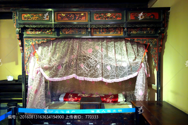 古床,蚊帳,花鋪蓋