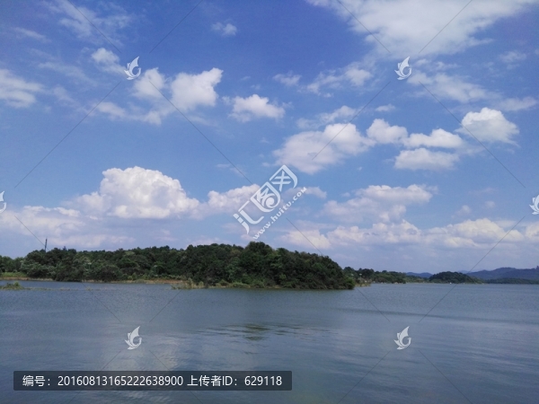 湖面,藍天,白云