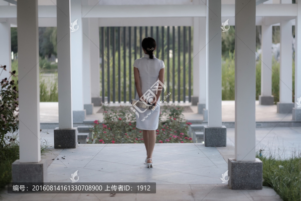 背影