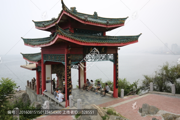 煙臺山惹浪亭