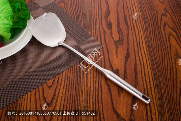 廚具