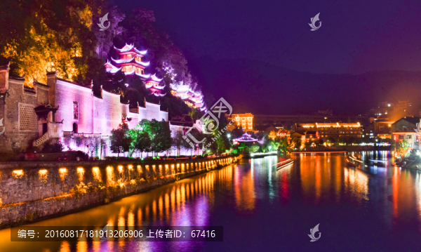 鎮(zhèn)遠古城夜景