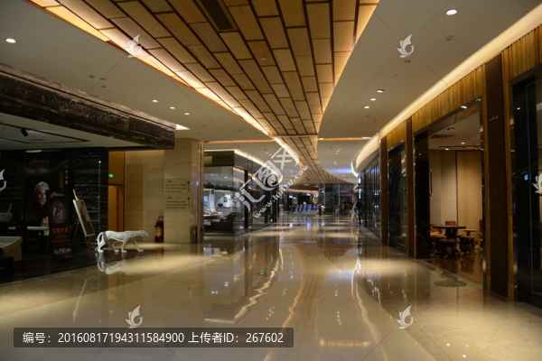 商場