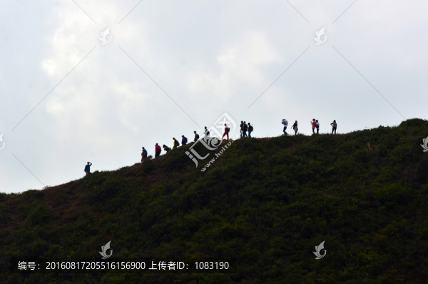 山頂上的人群