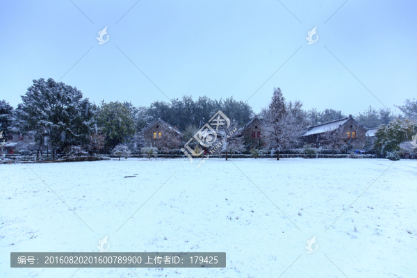 北大校園靜園草坪六院雪景