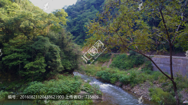 山中小溪