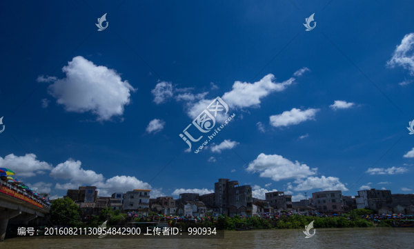 藍(lán)天白云