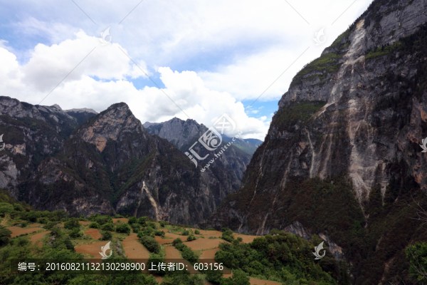 香格里拉大峽谷