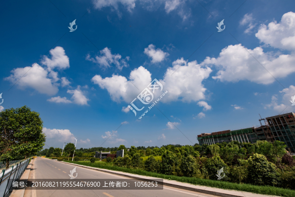 藍天白云