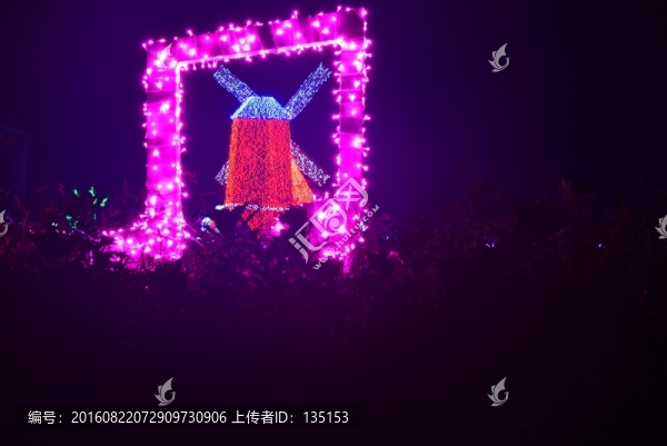 音符造形的燈光展臺